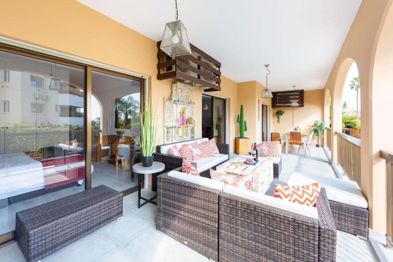 Sun City Apartment Лимасол Екстериор снимка
